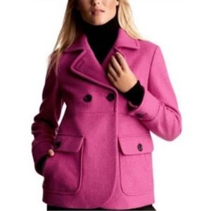 Fun GAP Classic Wool Blend Pea Coat in a great color! Great for this win…